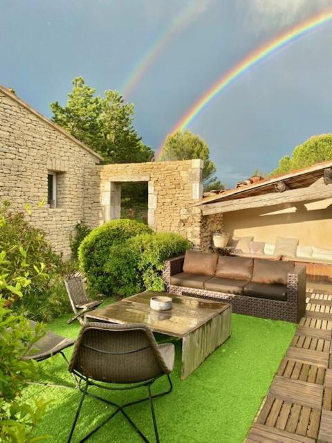 Mas Orea Gordes Bagian luar foto