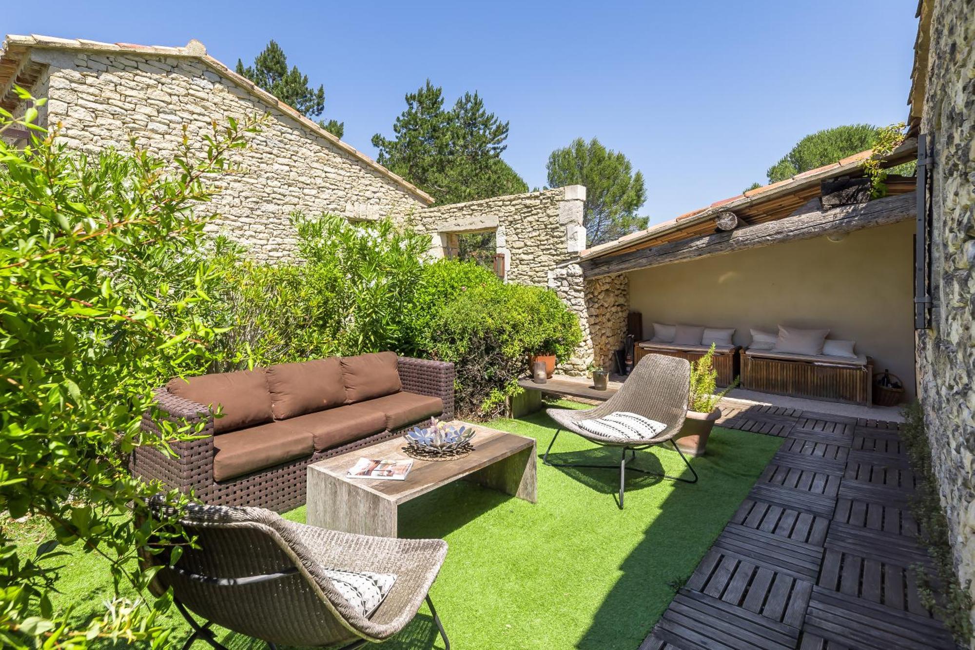 Mas Orea Gordes Bagian luar foto